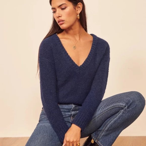 Reformation Amelia Deep V Neck - Picture 1 of 2